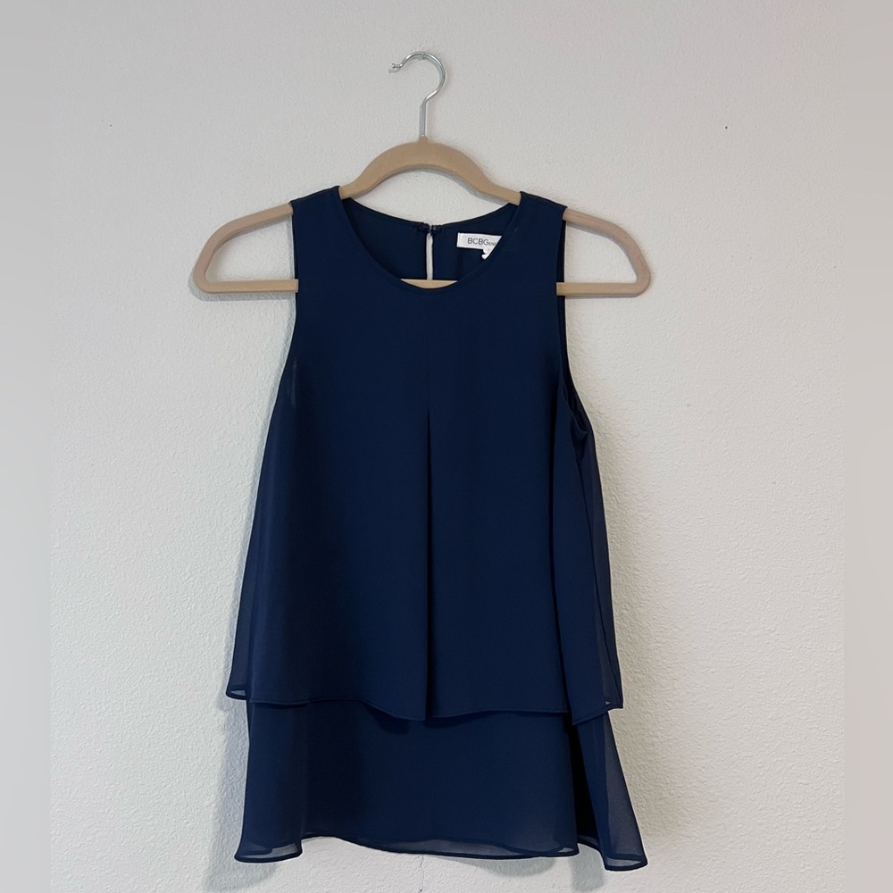 || BCBG || DRESSY SLEEVELESS TOP || NAVY || LAYERED || CHIFON ||